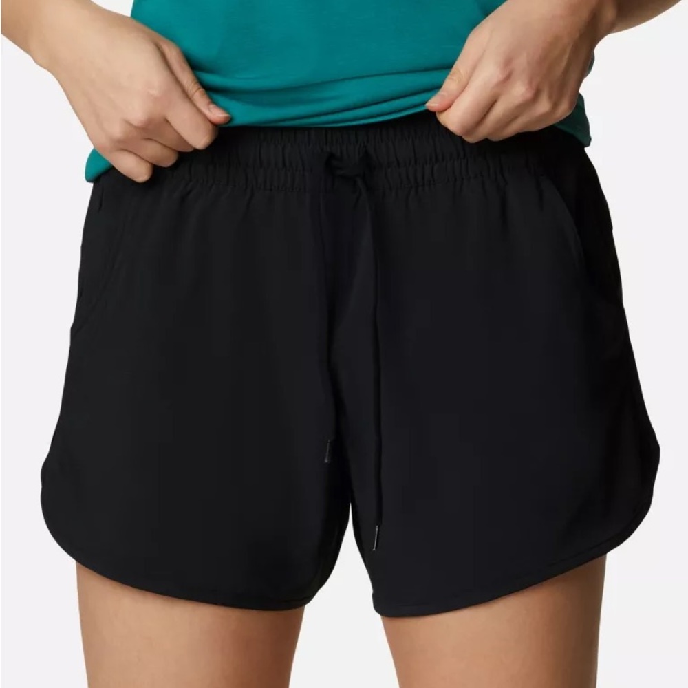 Columbia Women's Bogata Bay Stretch Shorts - Picture 5 of 5
